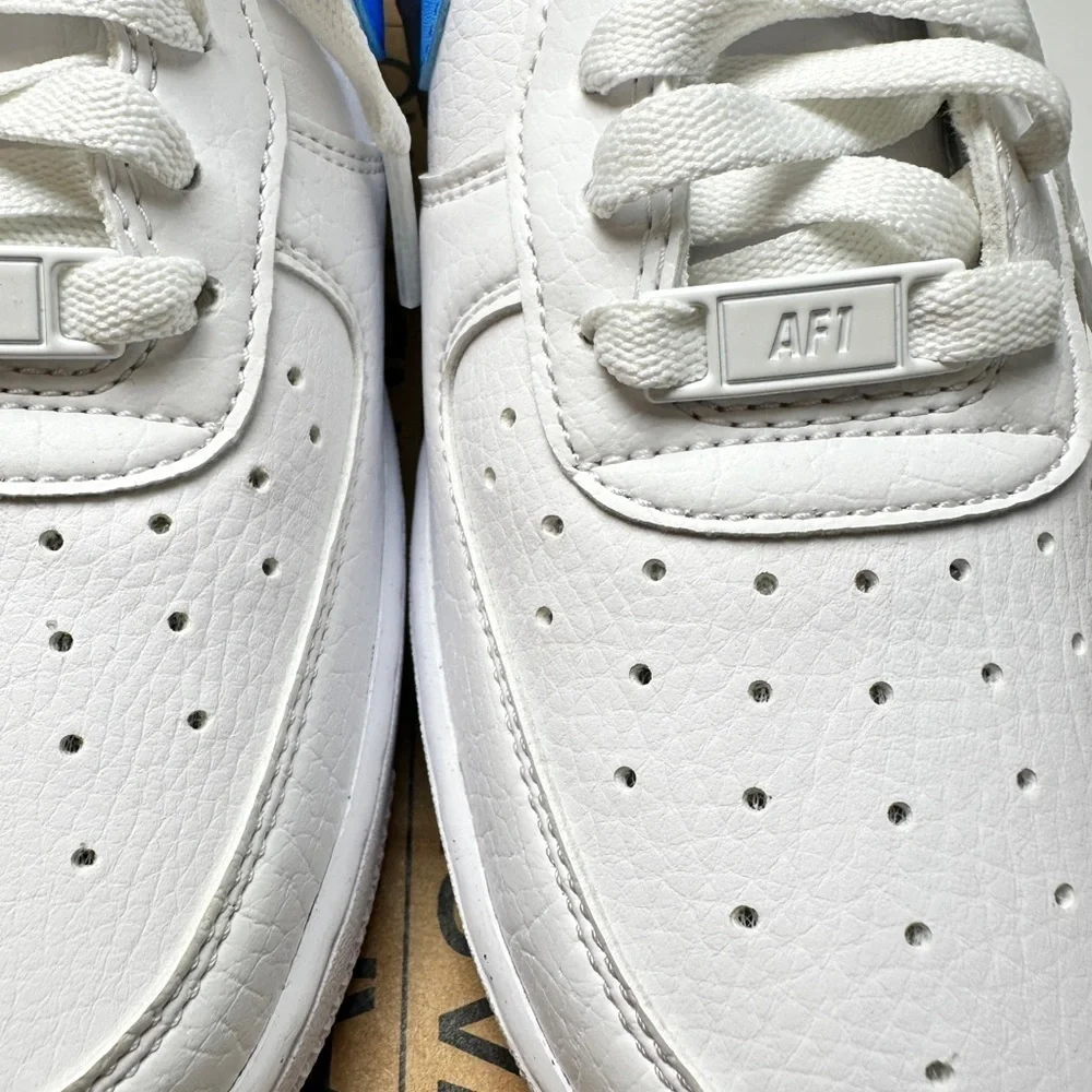 Nike Women's Air Force 1 '07 Shoe Size 8 w/Blue Swish - NEW
